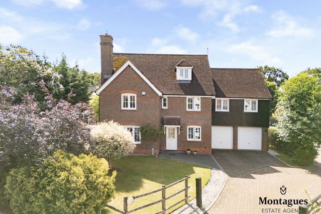 6 bed property, in Tempest Mead, £1,050,000