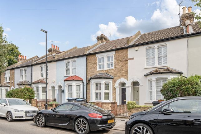 2 bed property, in Gordon Road, £600,000