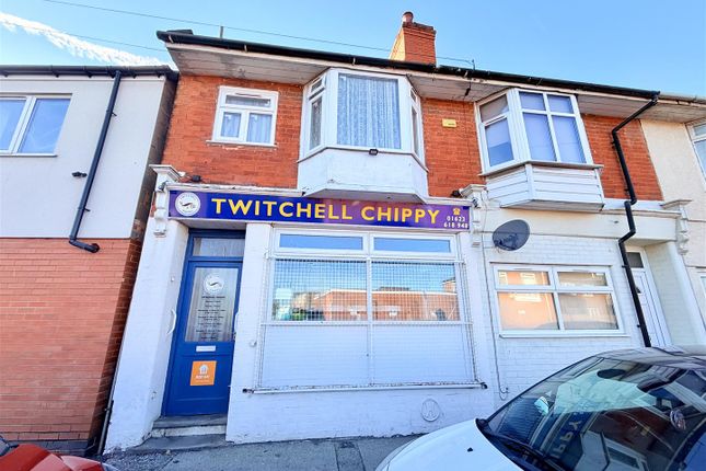 2 bed property, in The Twitchell, £150,000