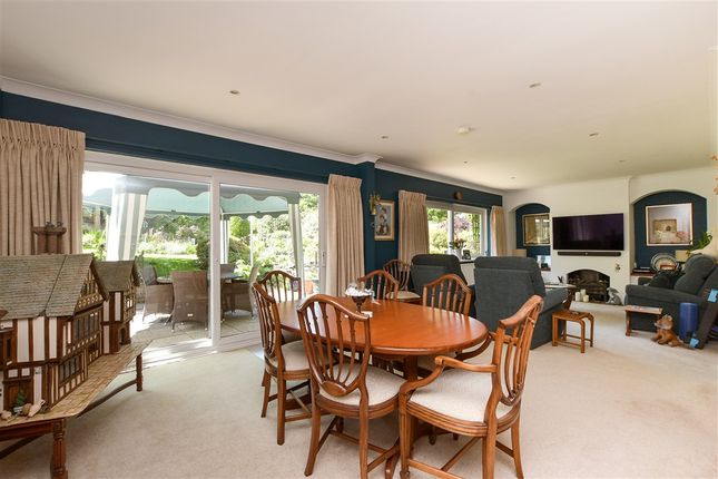 4 bed property, in Ashurst Drive, £975,000