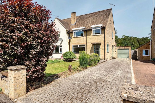 3 bed property, in Cotswold Close, £435,000