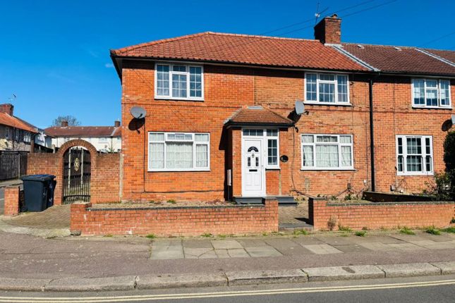 4 bed property, in Abbots Road, £620,000