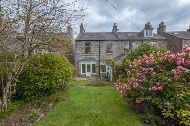 3 bed property, in Richmondhill Road, £445,000