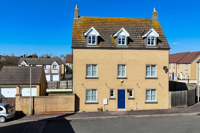 5 bed property, in Kimberley Park, £425,000