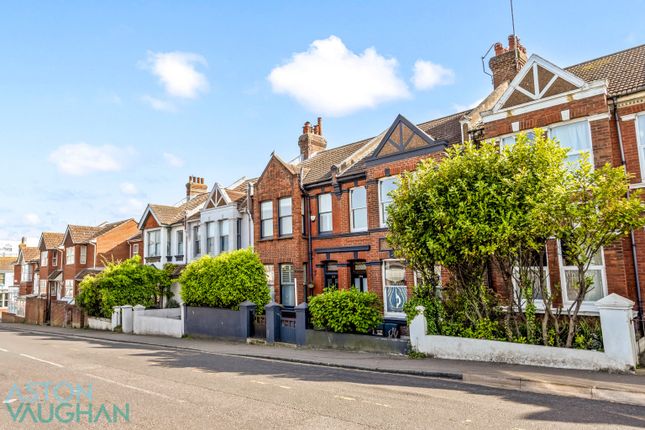2 bed property, in Brighton, £375,000
