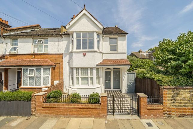 3 bed property, in Tranmere Road, £775,000