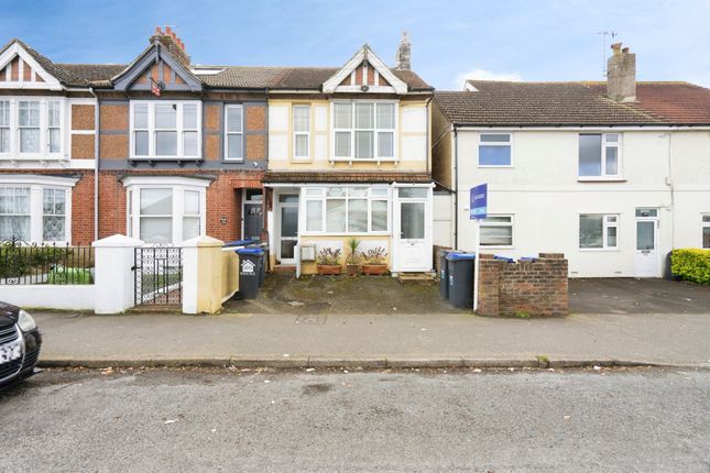 1 bed property, in Sompting Road, £190,000