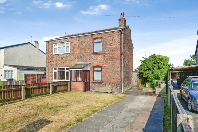 3 bed property, in Watchyard Lane, £210,000
