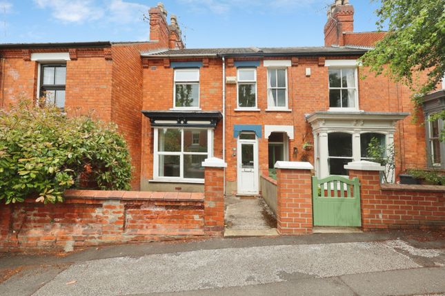 4 bed property, in Queens Crescent, £250,000
