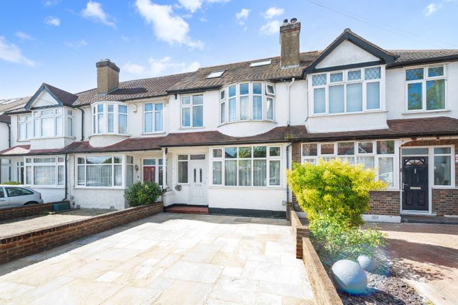 4 bed property, in Sparrow Farm Road, £600,000