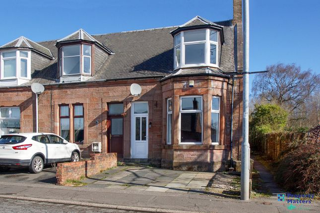 2 bed property, in Main Street, £115,000