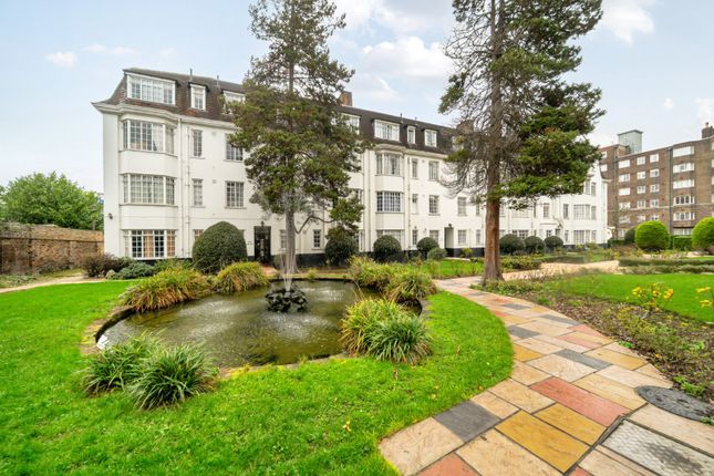 2 bed property, in Streatham Hill, £250,000