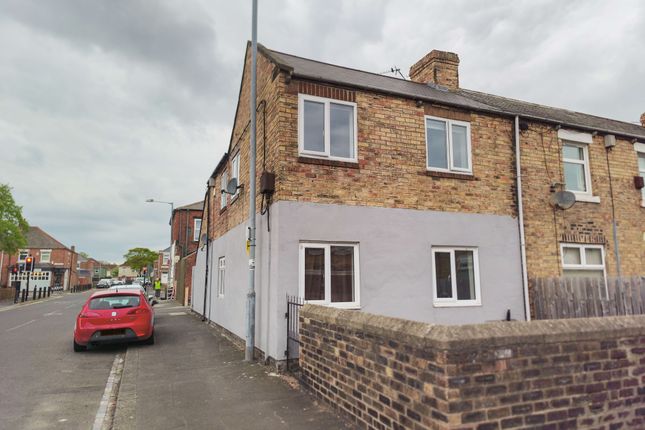 2 bed property, in Pont Street, £47,500