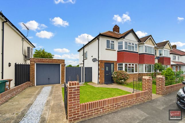 3 bed property, in Edward Way, £565,000