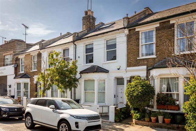 3 bed property, in Yeldham Road W6, £725,000