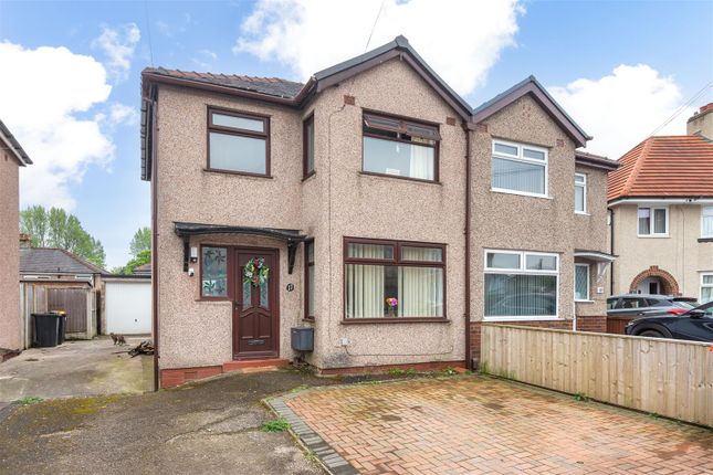 3 bed property, in Peel Avenue, £190,000