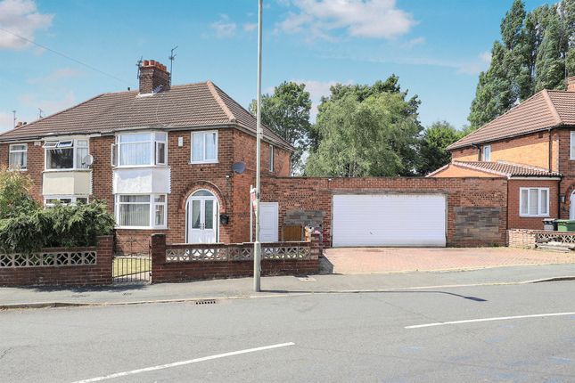 3 bed property, in Cadman Crescent, £300,000