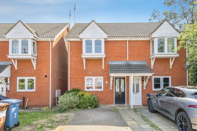 2 bed property, in Millfield Gardens, £210,000