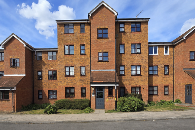 1 bed property, in John Williams Close, £60,000