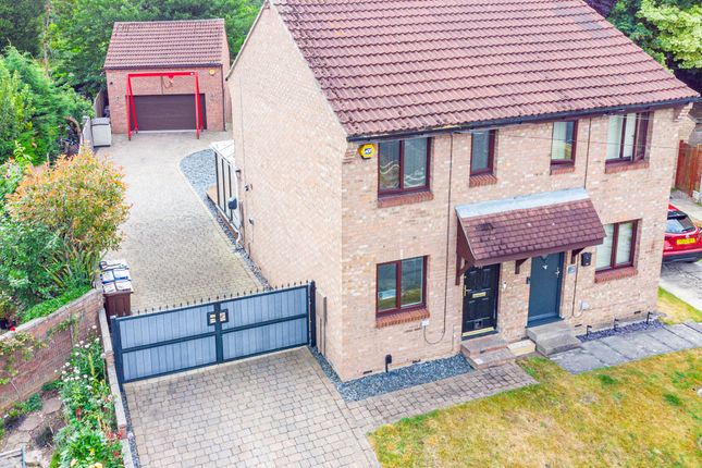 2 bed property, in Bainbridge Drive, £220,000