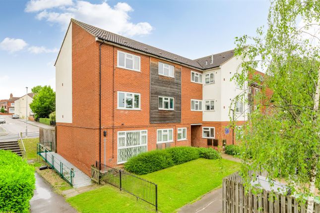 2 bed property, in Townsend Close, £150,000