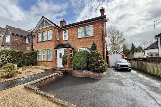 3 bed property, in Grove Avenue, £400,000