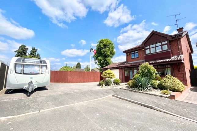 4 bed property, in Fernhurst Drive, £385,000