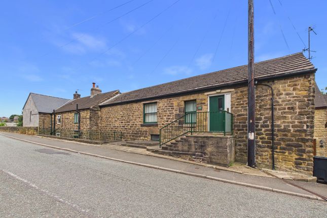 2 bed property, in The Common, £225,000
