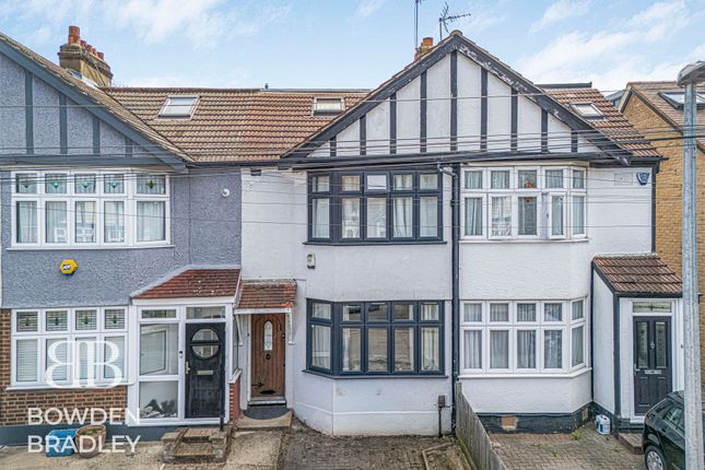 3 bed property, in Uplands Road, £525,000