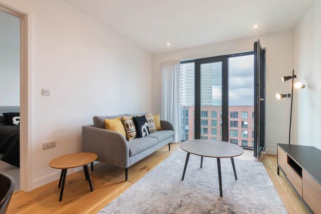 1 bed property, in The Axium, £195,000