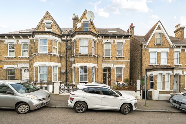 2 bed property, in Waldegrave Road, £575,000
