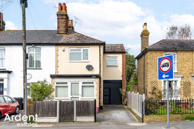 6 bed property, in Cross Road, £450,000