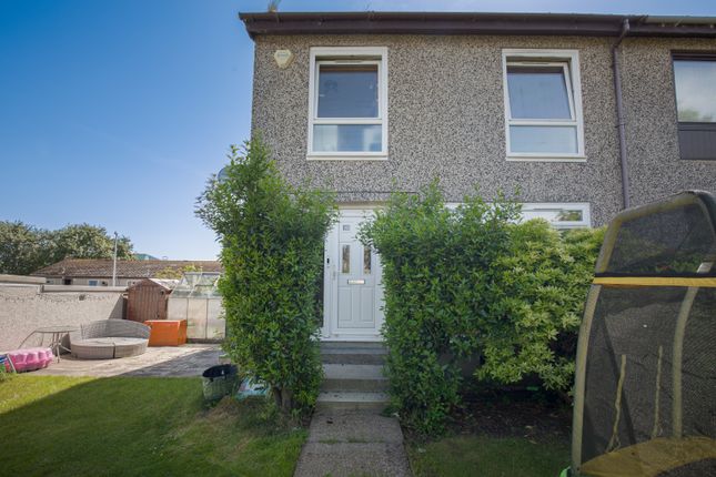 3 bed property, in Parkhead Gardens, £143,000