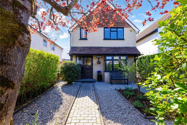 3 bed property, in Hindhead, £900,000