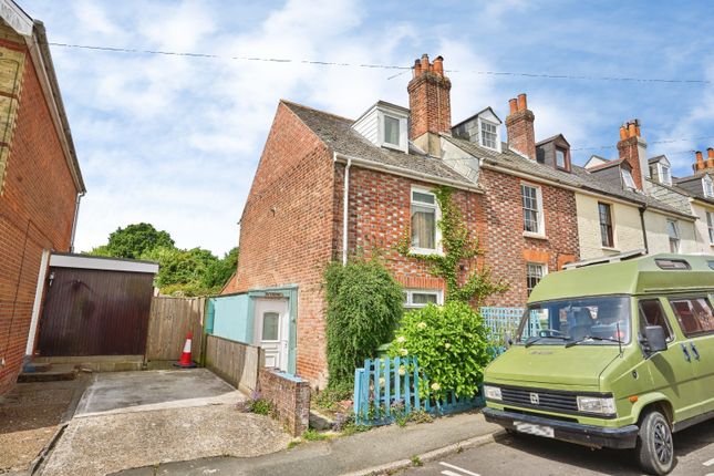 2 bed property, in Princes Street, £210,000