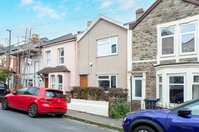 2 bed property, in Queen Street, £375,000
