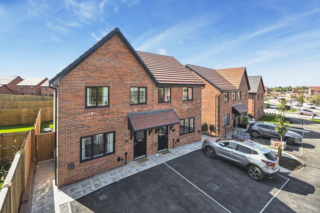 3 bed property, in Cockersand Drive, £290,000