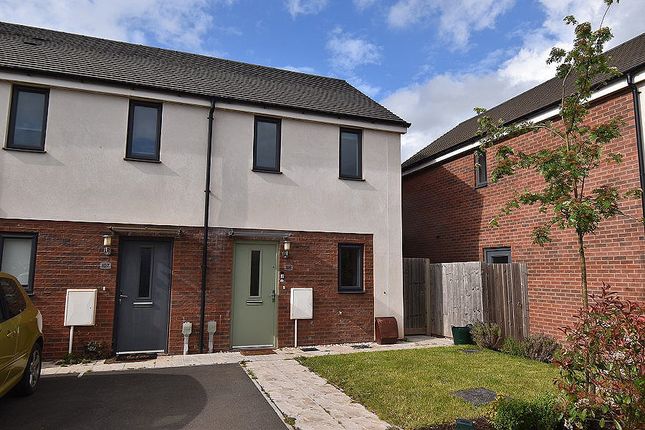 2 bed property, in Hutchings Drive, £250,000
