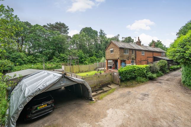 3 bed property, in Woking, £600,000