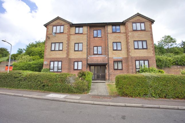 1 bed property, in Mayfield Avenue, £100,000