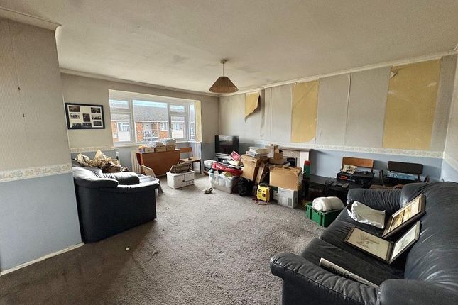 2 bed property, in West End Lane, £160,000