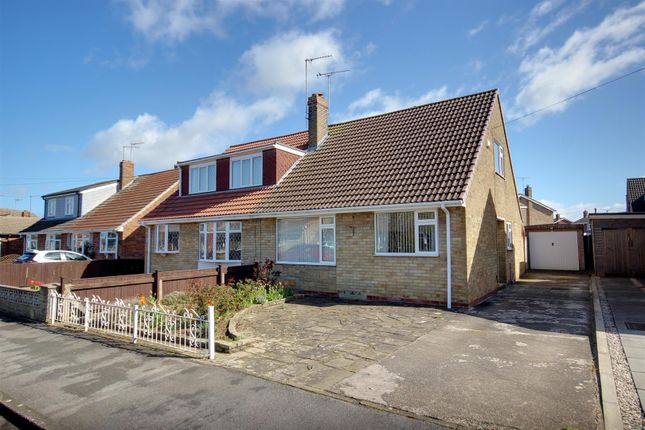 2 bed property, in Chestnut Avenue, £225,000