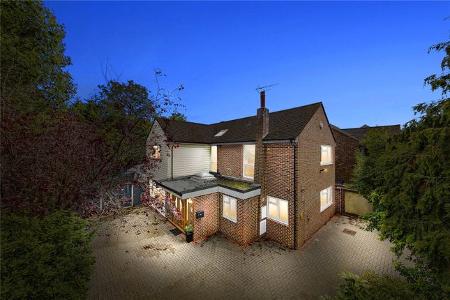 4 bed property, in Kingston Road, £900,000
