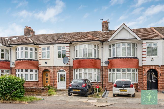 3 bed property, in Hyde Park Avenue, £629,950