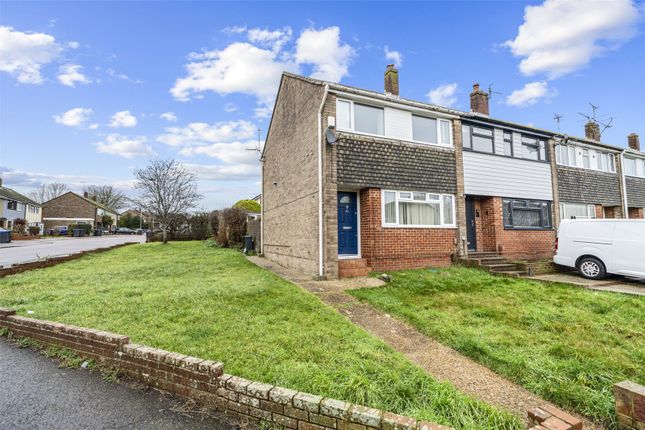 2 bed property, in Mendip Road, £375,000