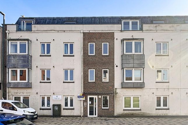 2 bed property, in Terminus Road, £175,000