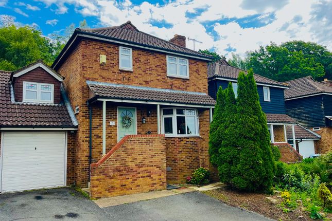 4 bed property, in Hoover Close, £400,000