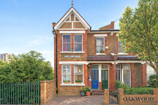 1 bed property, in St John's Road, £450,000