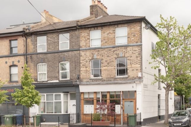 2 bed property, in Camberwell Station Road, £725,000