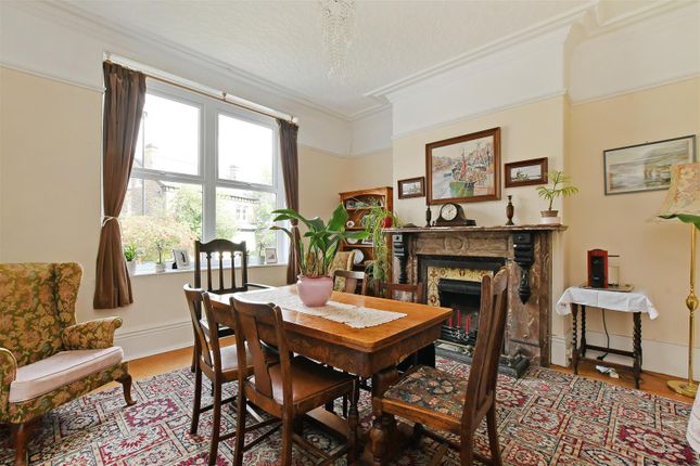 6 bed property, in Clarkegrove Road, £495,000